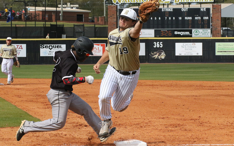 Warrior Baseball Splits MACJC Doubleheader With EMCC