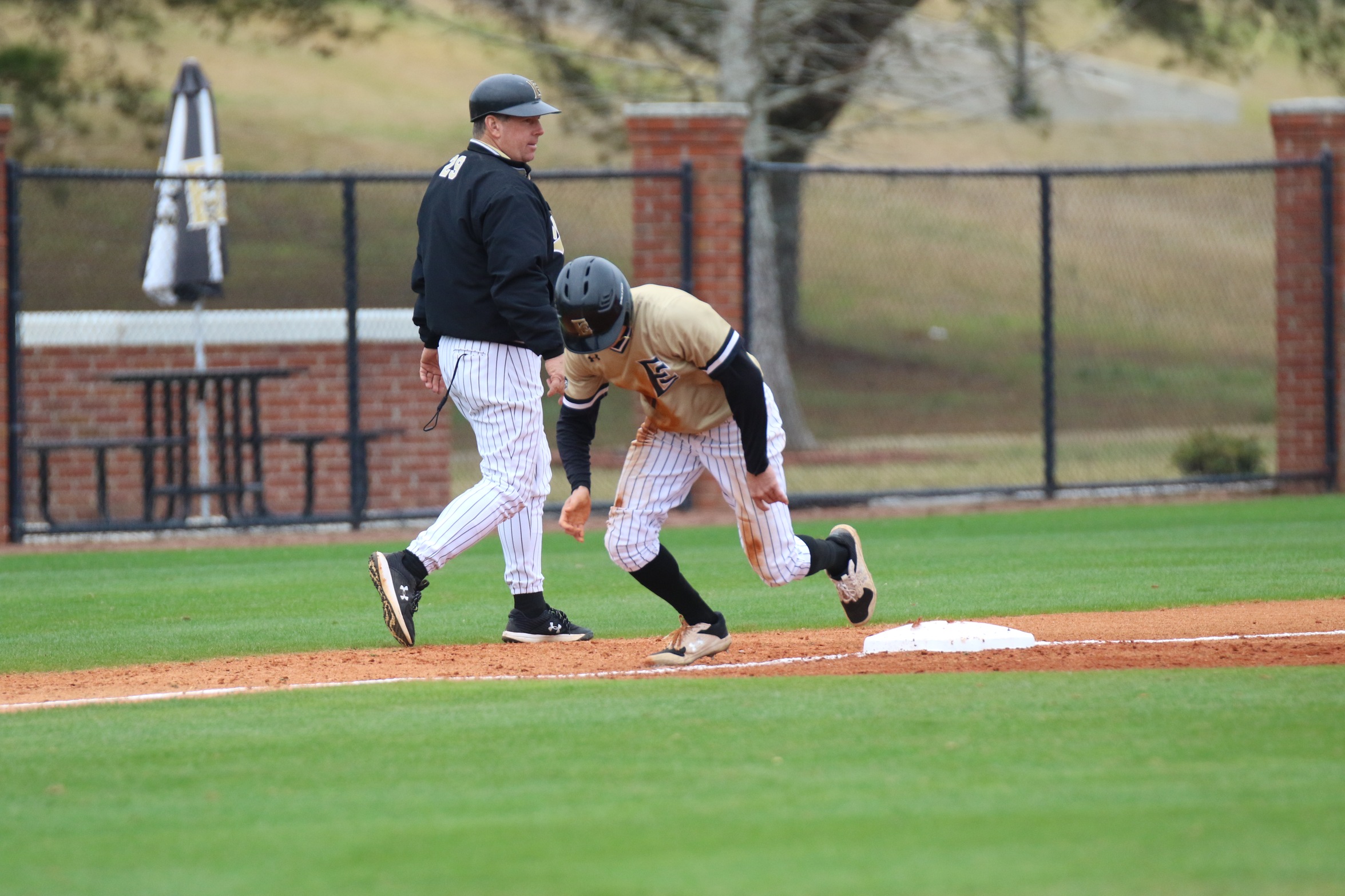 No. 5 Warriors and ICC Indians Trade Wins