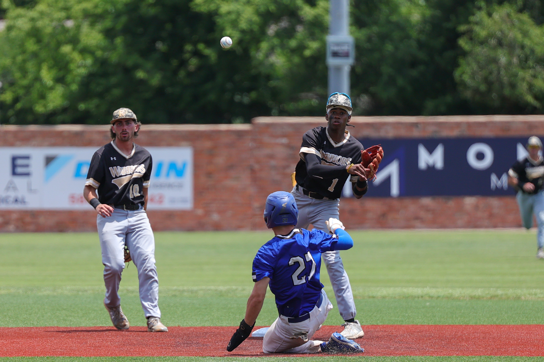 Warriors Win Wild One Over South Mountain to Stay in Winner&rsquo;s Bracket