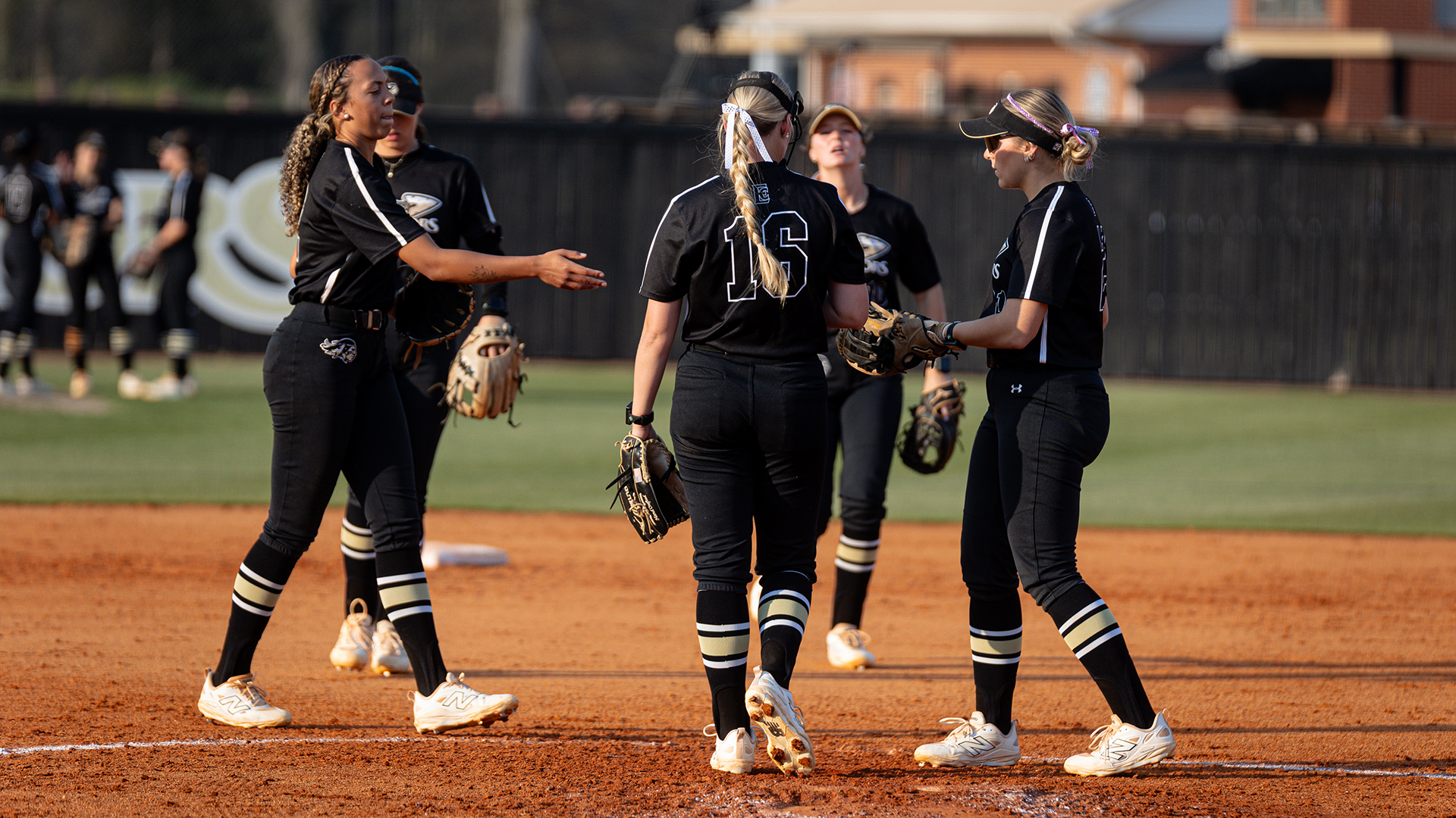 Warriors Use Early Offense, Strong Pitching to Sweep Gulf Coast