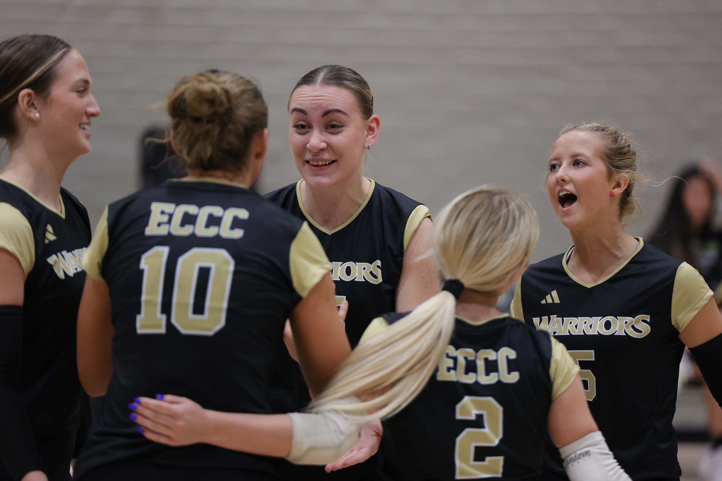 Warriors win first two home matches, set records at Founders Gymnasium