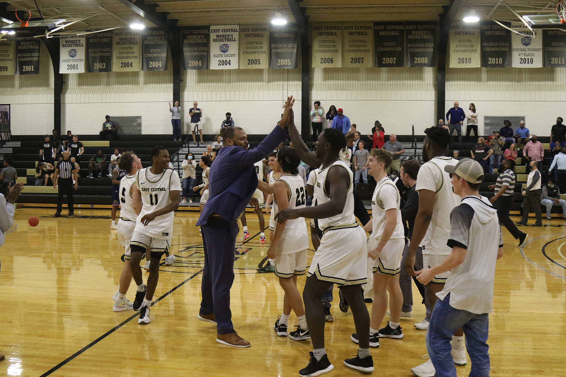 Warriors defeat Southwest in thrilling fashion