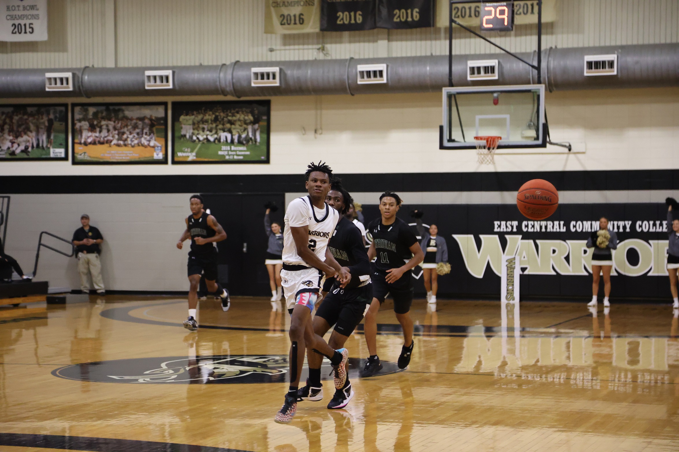 Warriors and No. 23 Wildcats Battle in Conference Opener
