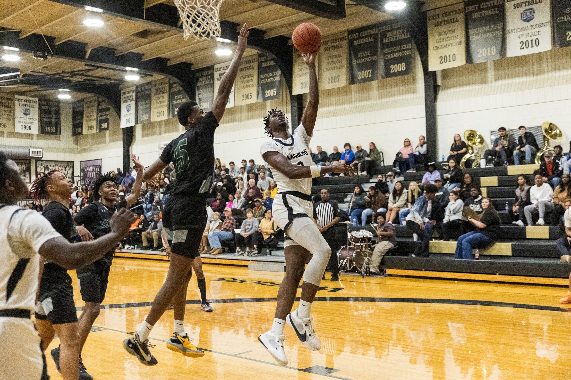Warriors Fall Short at Home