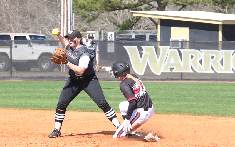 Lady Warrior Softball Goes 2-0 in Own EC Invitational