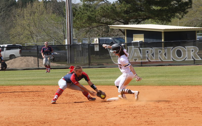 Lady Warrior Softball Drops 2 to No. 18 Itawamba