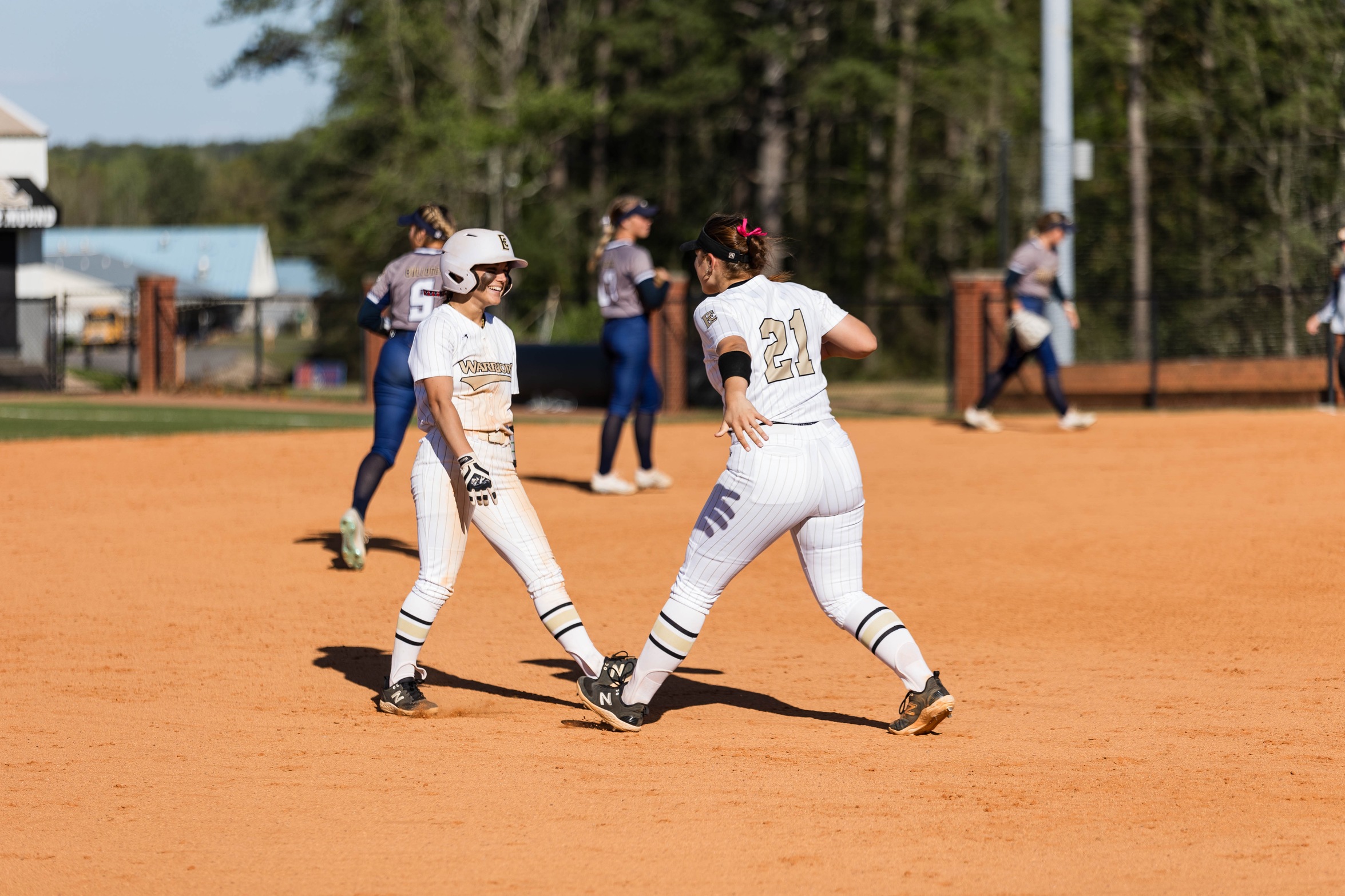 Lady Warriors Split MACCC Doubleheader versus Mississippi Gulf Coast