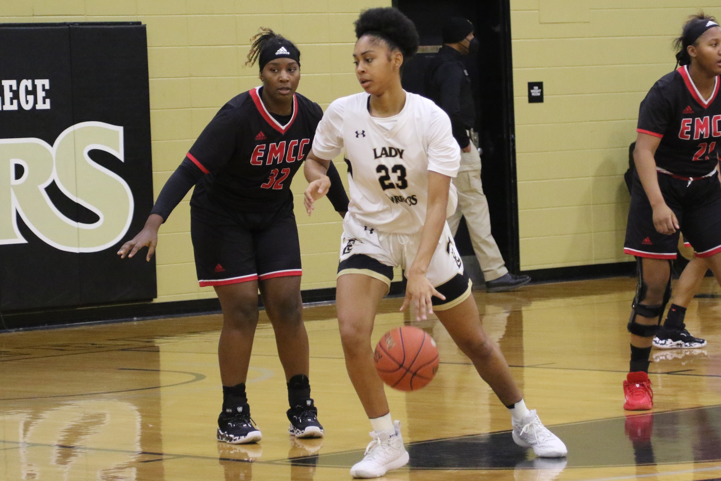 Lady Warriors Defeat Coastal Alabama-North