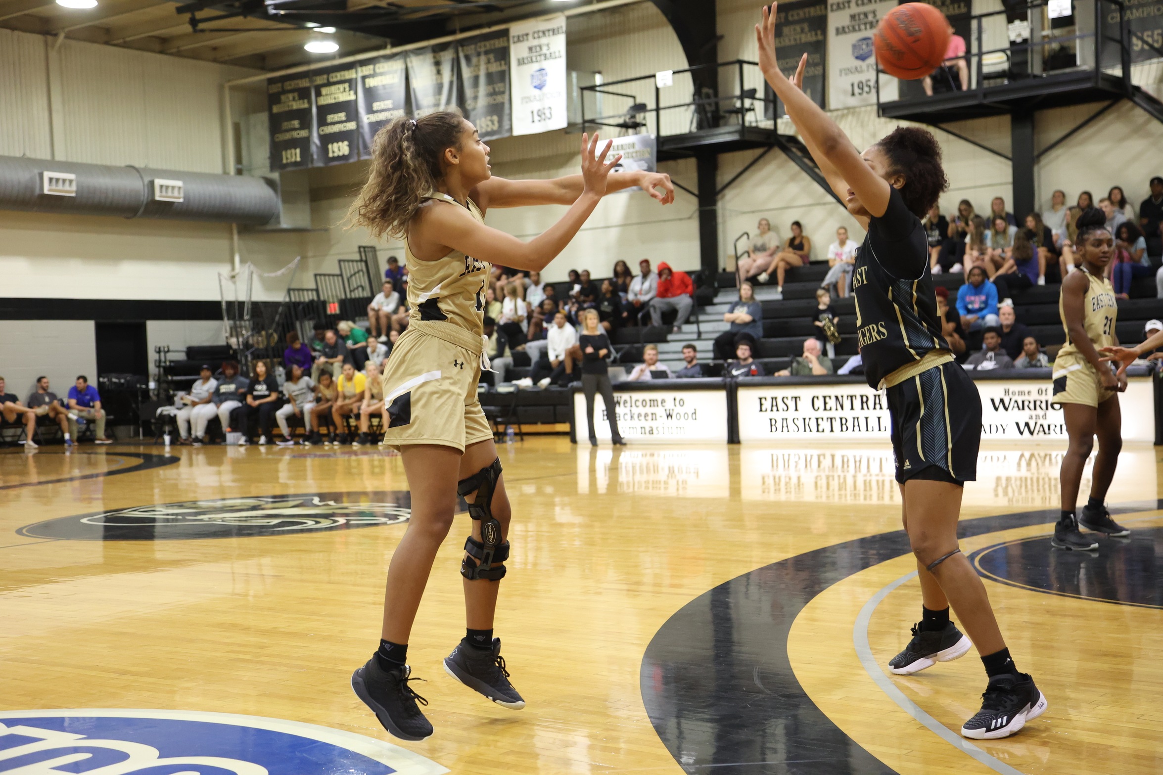 Lady Warriors Drop MACCC Opener