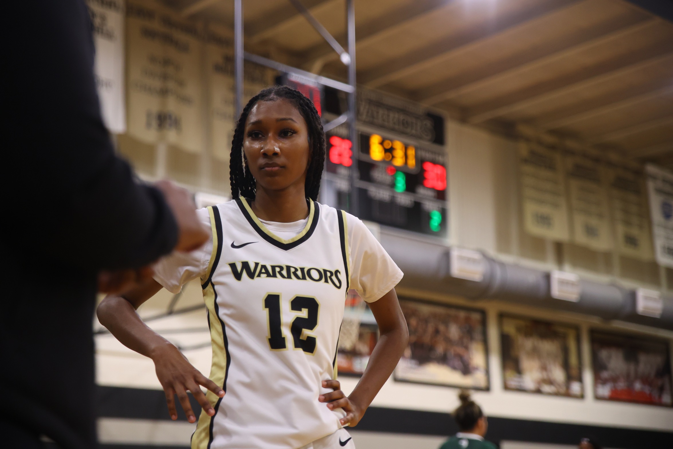 Warriors Fall in Tight Road Contest at Jones