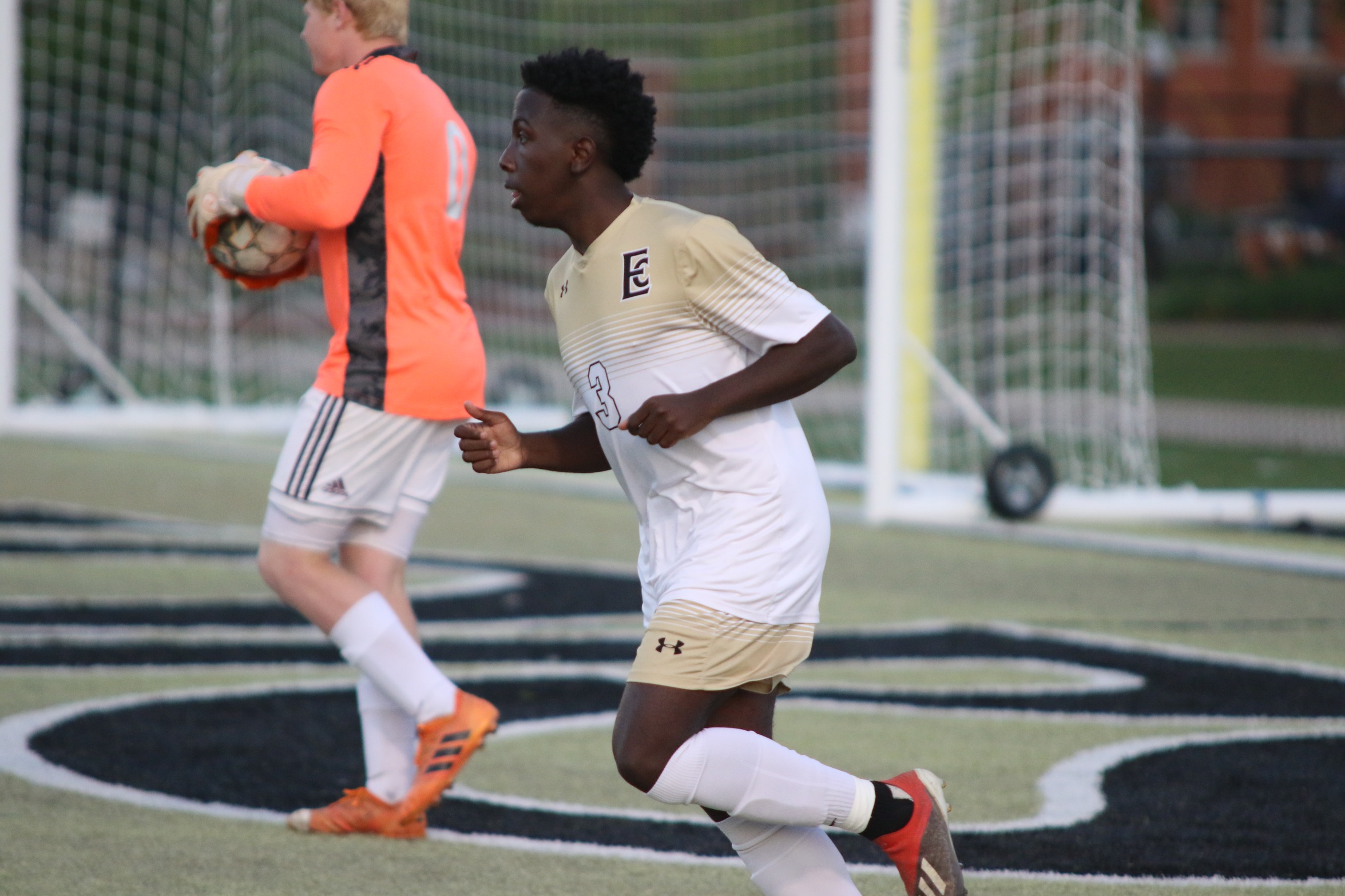 Warriors fall in close match in Summit