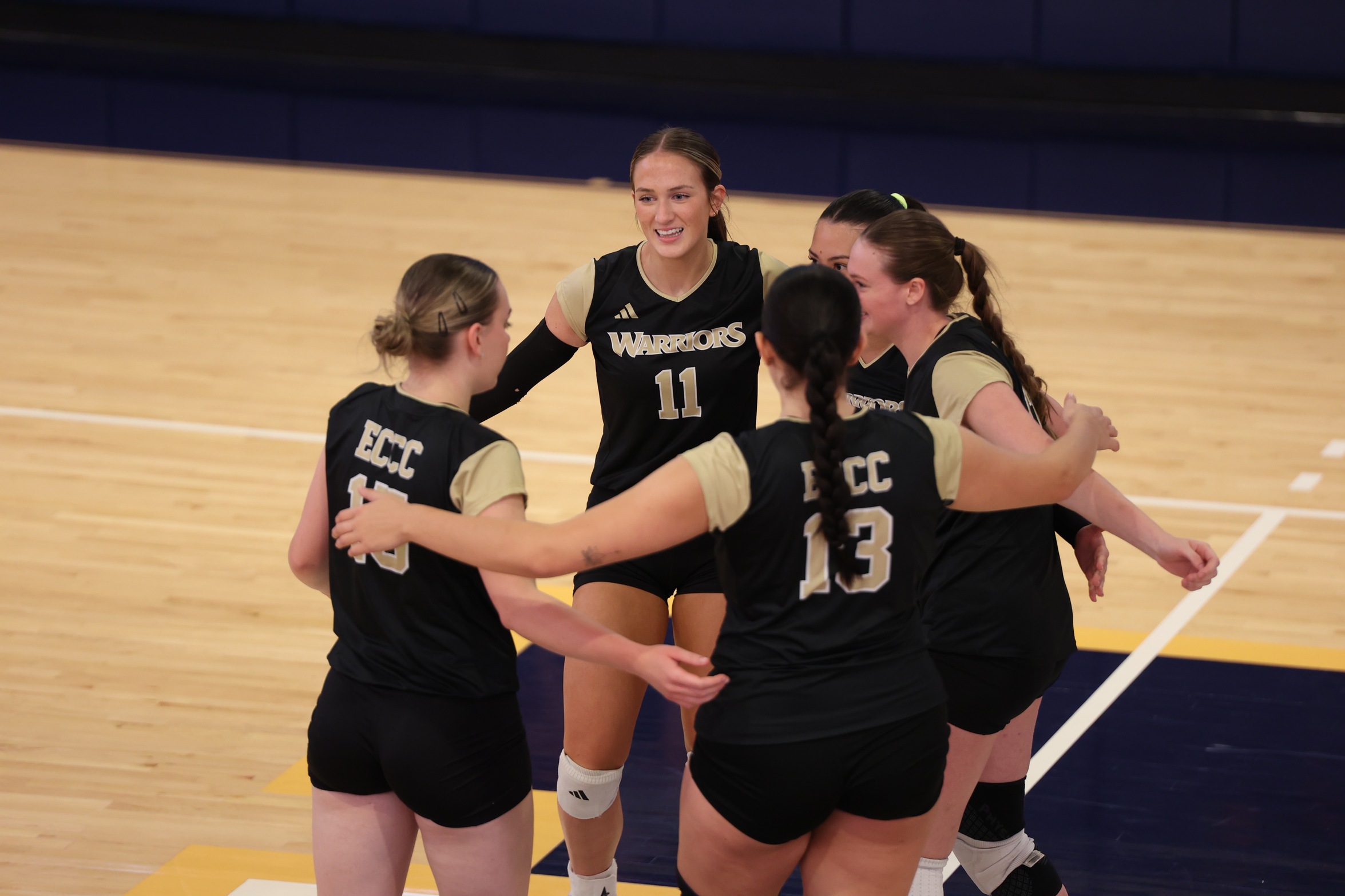 Warriors Rally Past Gulf Coast in Four Sets